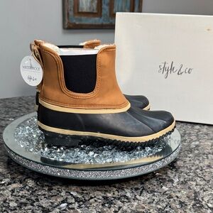 Style & Co. Sherpa Ankle Duck Boots NWT 6